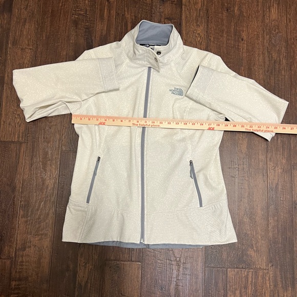 The North Face Calentito Soft Shell Jacket Women’s Large Color Cream And Gray - Picture 8 of 11